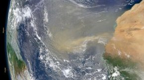 Comprendre les épisodes de poussières du Sahara en anglais.